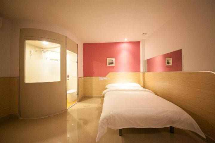 Easy 100 Chain Hostel (Fuqing Jackie Longwalking Street Shop) Business Grand-bed Room