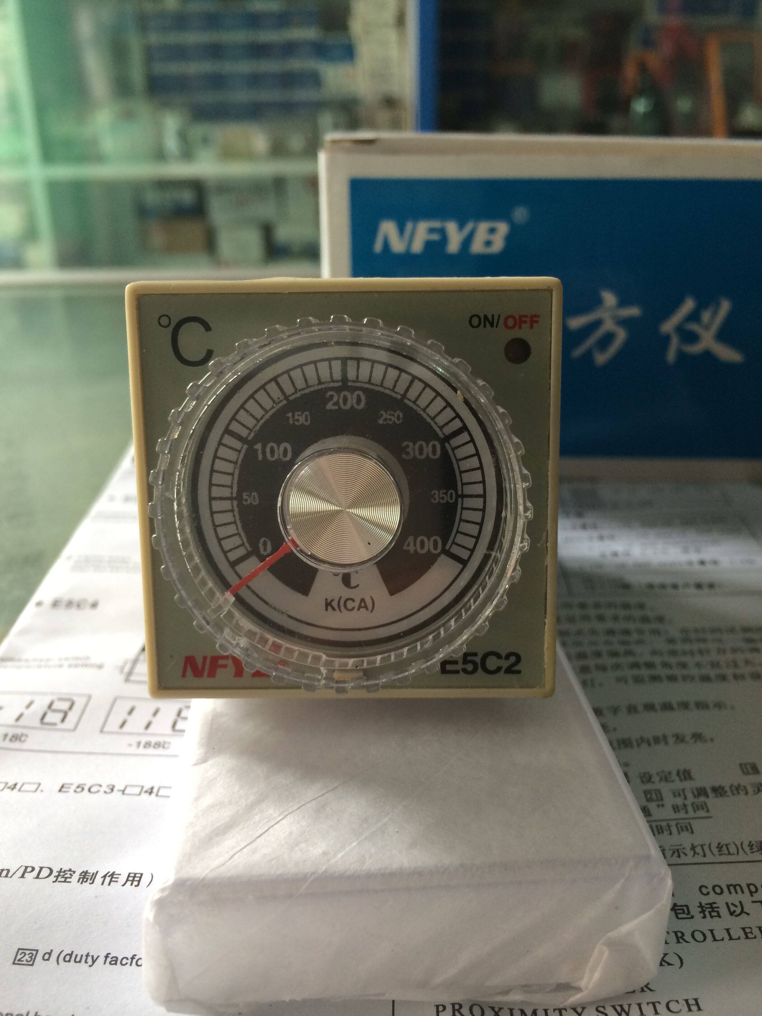 The original Wenzhou Southern Instrument E5C2 temperature controller pointer temperature controller K-type 400 degrees C no base