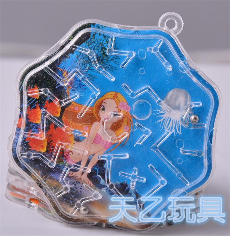 Styling palm on the star anise small labyrinth of young children selling a gift Gift Puzzle Hands-on Toy Hanging a Hanging Rope Event Party