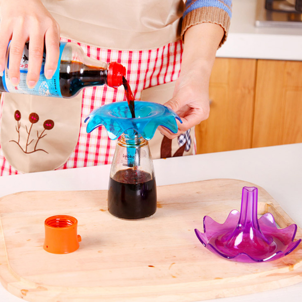 ��ĭ֮��͸���ǹ�ɫ����©��