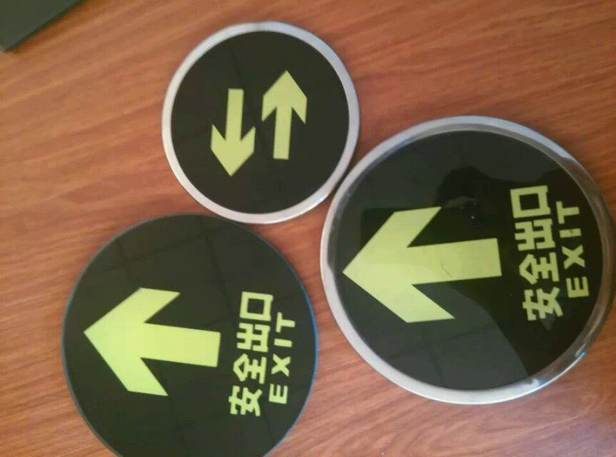 Stainless steel clad edge embedded in buried circular double layer tempered glass floor tiles Landmark fluorescent light spontaneous light