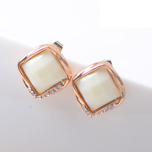 Fashionable cute three dimensional earrings, Korean style, European style