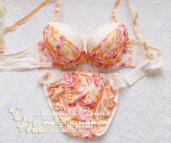 Japan's original single thickened and gathered bursting milk sweet girl small chest big steel ring underwear suit orange 70BCD75D