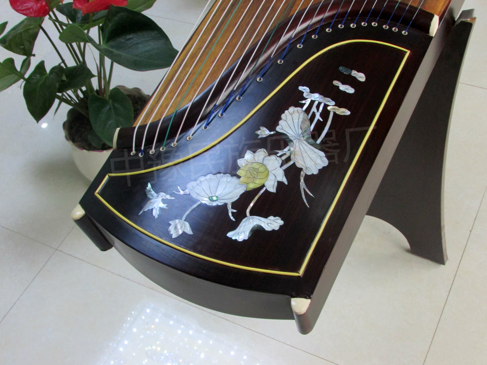 New store opening red sandalwood lotus shell carving guzheng limited time special offer professional level 10 playing guzheng welcome to buy