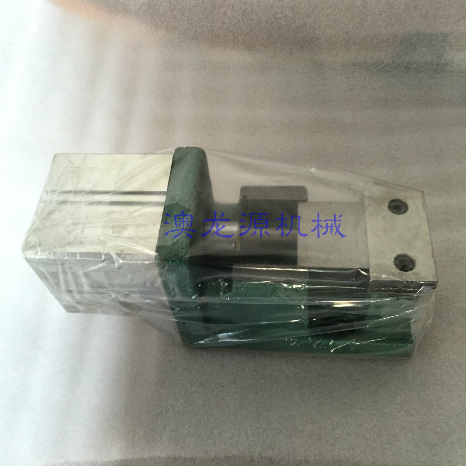 Special offer Aolongyuan simple horizontal pneumatic vise clamp flat mouth pliers plus force 1 ton workbench machine tool