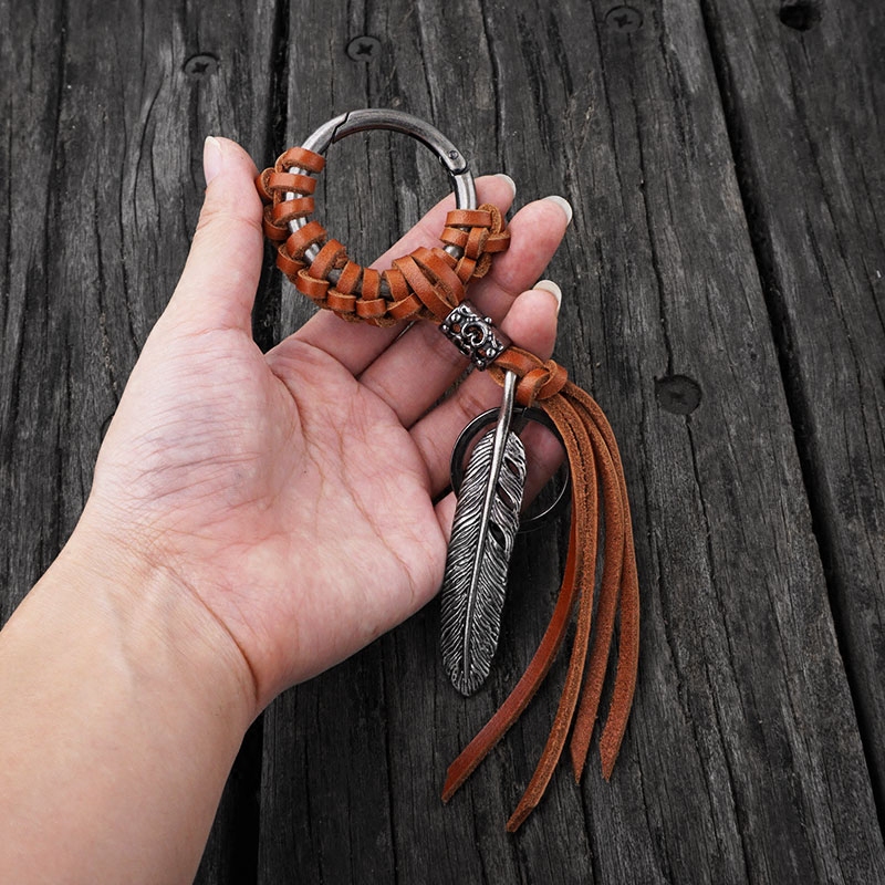 Retro Personalized Creative Harley Motorcycle Car Leather Keychain Men's Modified Pendant Hand-Woven Lanyard Retro Personalized Creative Harley Motorcycle Car Leather Keychain Men's Modified Pendant Hand-Woven Lanyard
