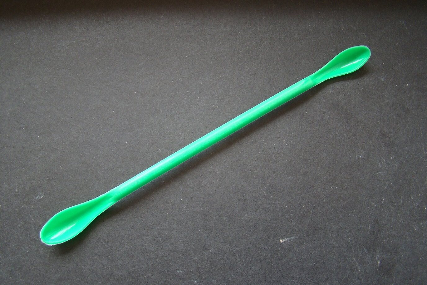 Plastic medicine spoon medicine spoon double head medicine spoon thickened laboratory medical length 18cm