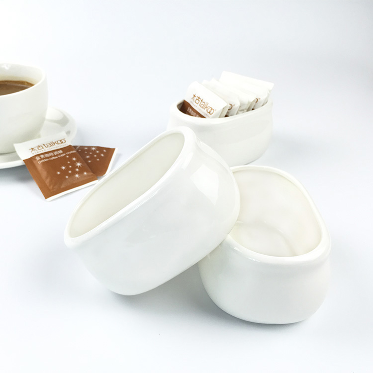 Pure white bone porcelain coffee canister cream - shaped ceramic cylinder tea box creative taste of seamless sugar