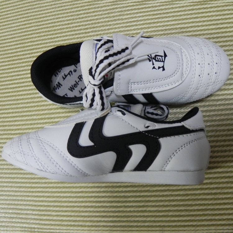 Taekwondo Years] Special sale 35 yuan Weirui children's taekwondo shoes Taekwondo shoes