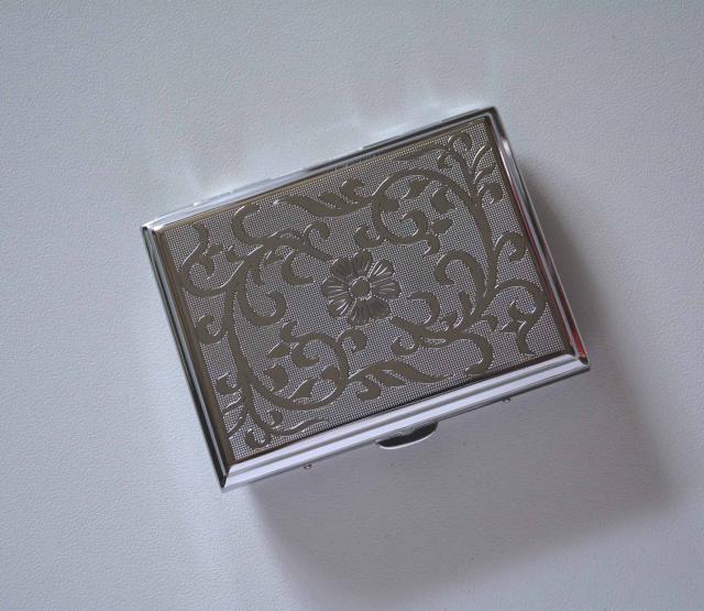 Double Gun Smoking Box Ultrathin Creative Metal Smoking Box 16 Clothes Silver Desert Rose Men's Cigarettes