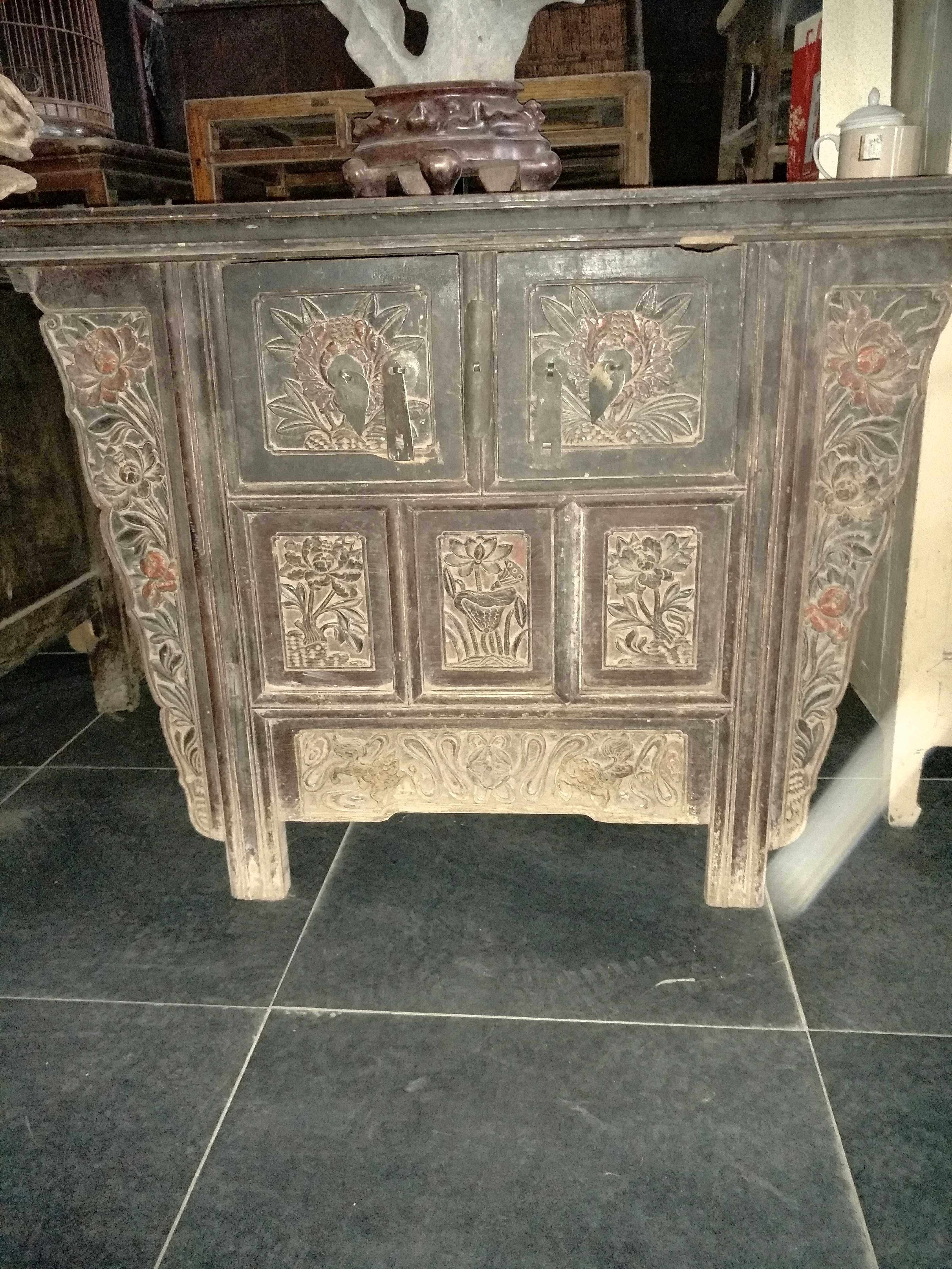 Special price Chinese style comeback ancient elm wood washing machine door hall Kitchen Carved Flowers Shanxi Stifling Cabinet Storage Partition Fish Tank Hyun Guan Guan Cabinet