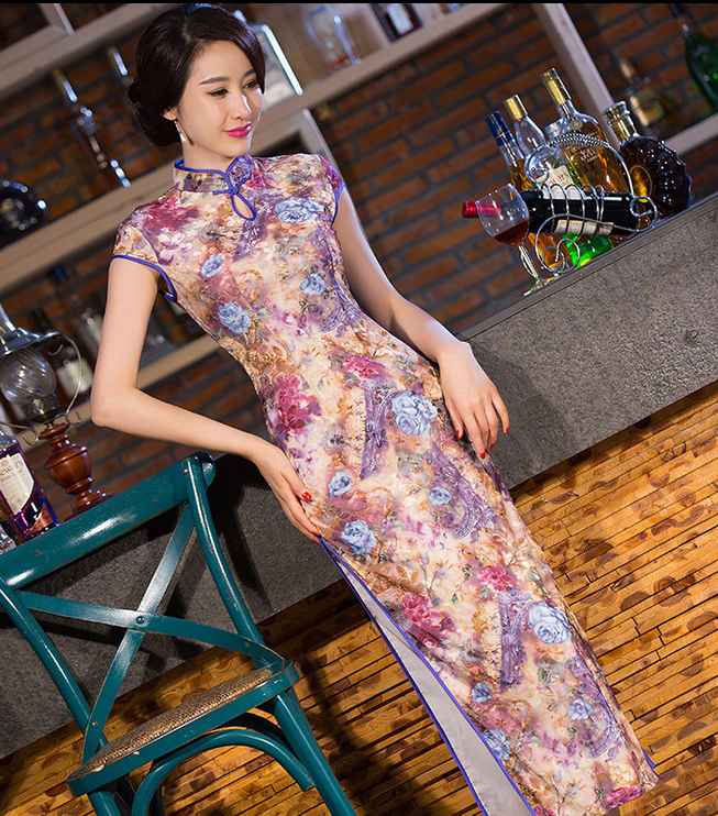 Shanghai clothing rental qipao rental long version qipao gold velvet long version qipao dress silk suede qipao for hire
