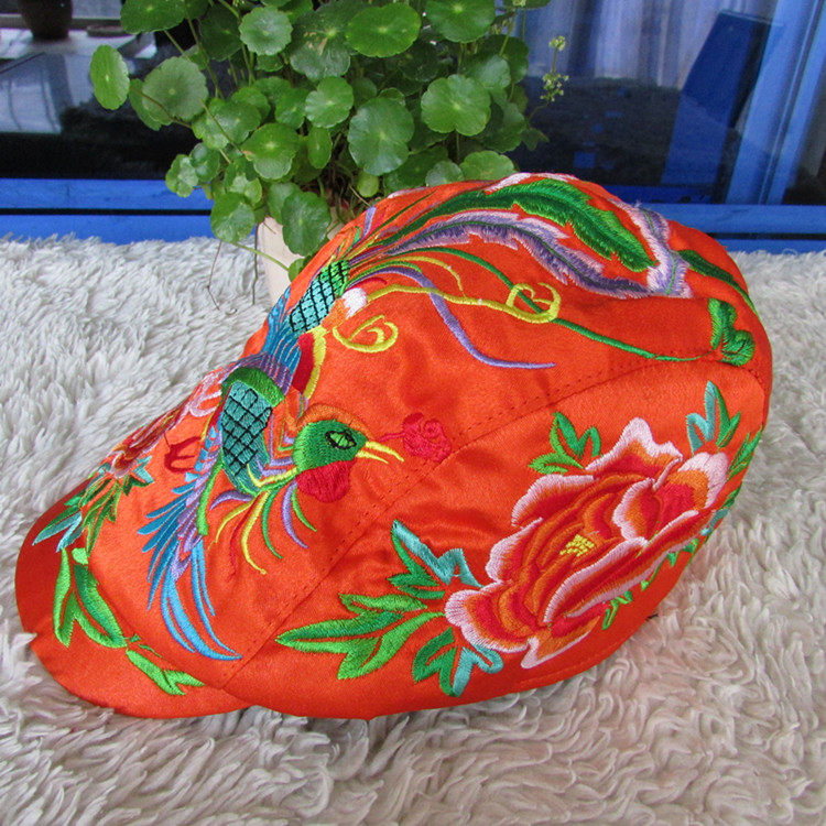 National style new embroidered cap Yunnan Dali Yang Liping embroidered women's hat with the same vintage embroidered cap