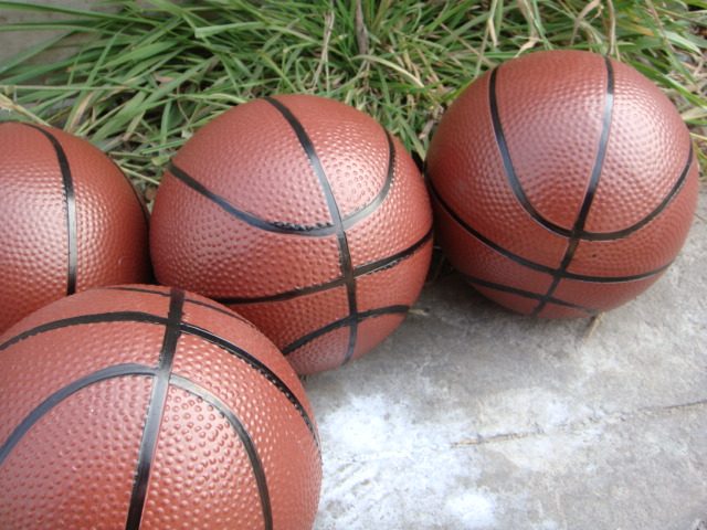 Children's big number small number leather ball baby toy ball nursery special flapping inflatable elastic to do   football basketball-Taobao