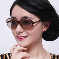 Tinh thể tự nhiên kính nữ mô hình mẹ tinh thể kính mát trung niên người bắt mắt kính mát mắt đá gương kính chanel