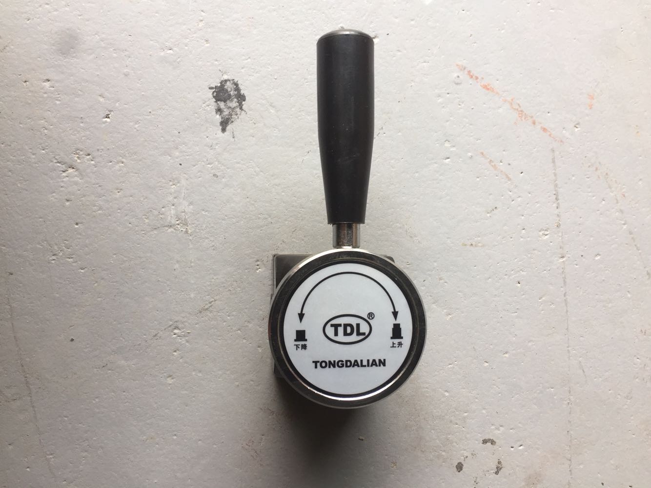 Tongdalian pneumatic hydraulic jack switch caster operating lever 