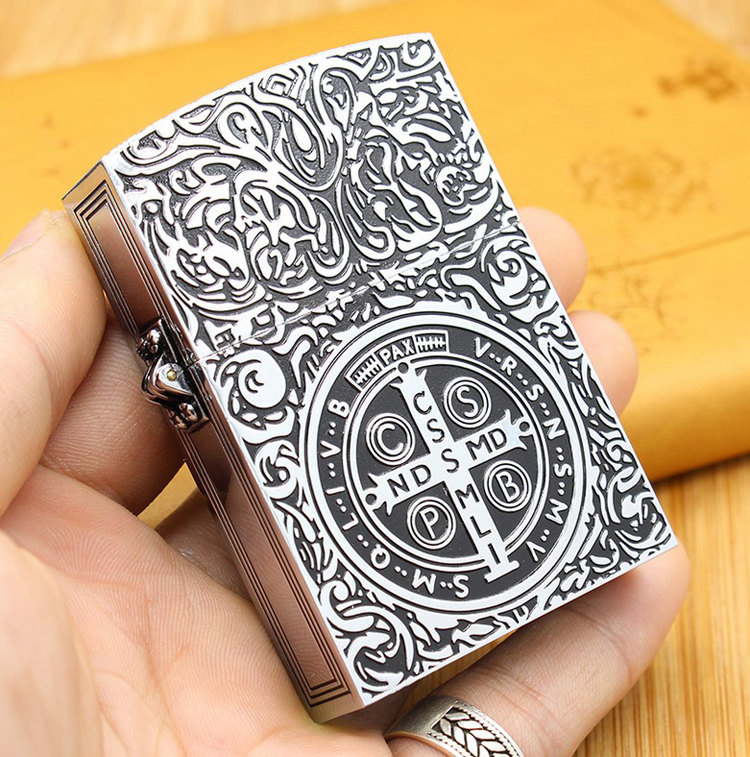 zorro suluo kerosene lighter retro creative windproof add heavy armor 911 armor etching Constantine