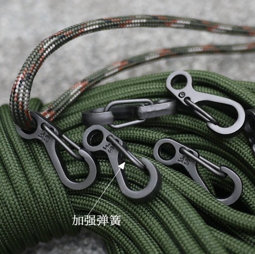 SF style mini hanging buckle classic simple mini spring hanging buckle quick hanging keychain metal material EDC