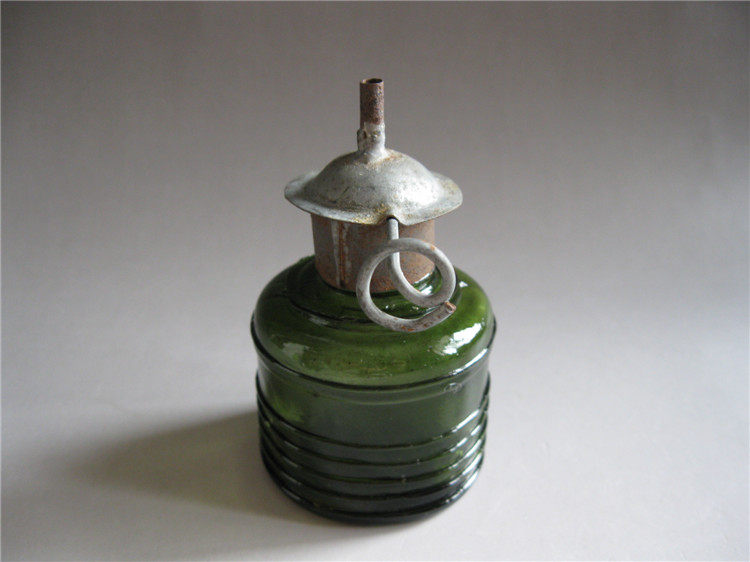 Cultural Revolution 6070s old-fashioned glass kerosene lamp diesel lamp foreign oil lamp small folk household Buddha front lamp oil lamp