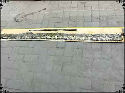 Old photo In 1964, Mao Zedong and Liu Shaoqi took a photo with the officers and soldiers after inspecting the Jinan troops