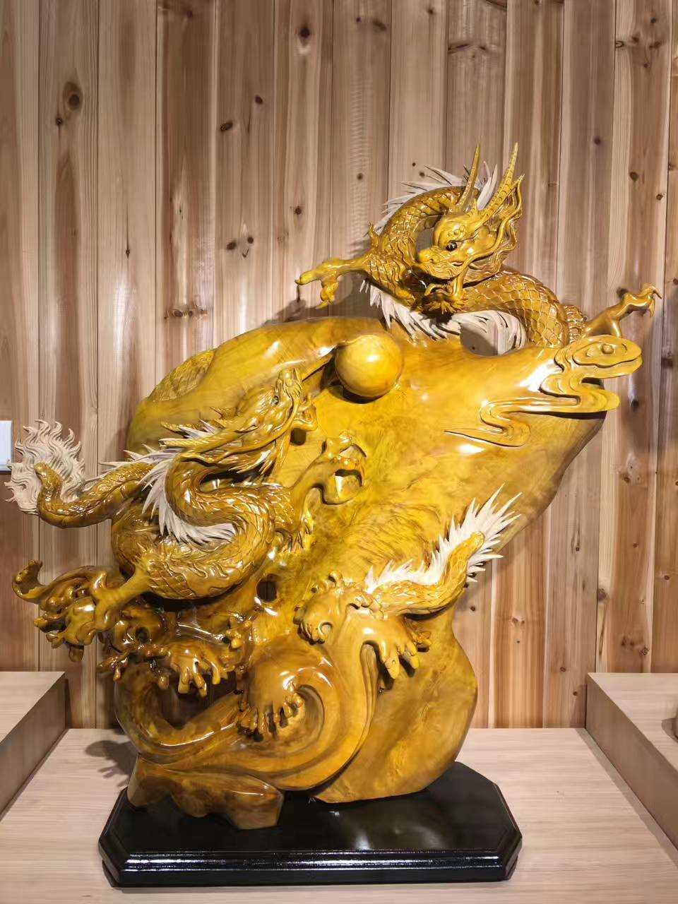 Golden silk Nanmu root carving Wood carving Double dragon play beads Shengshi Tenglong decoration Mahogany small leaf Zhen Xiangnan Hotel club