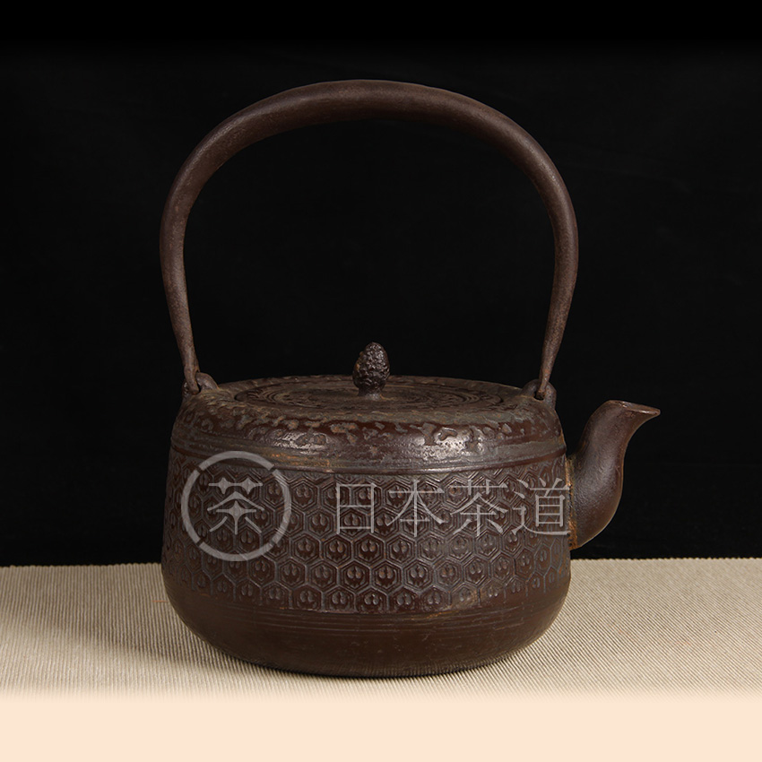 O Japanese iron tool founded 20th anniversary of the Judai Bear cure Building Turtle Crane Crane Cutt