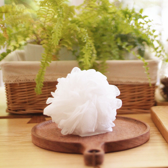 Big bulky new material 65G thick solid cream with a bathing ball hard to find.