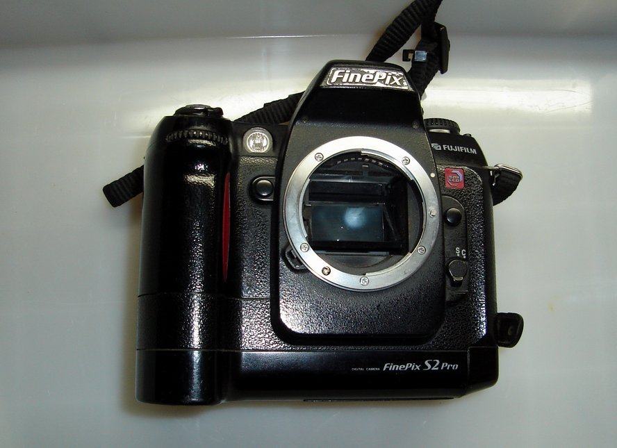 FinePix Fuji S2 PRO Nikon interface to be sold as accessories