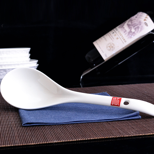 Shunxiang ceramic spoon ceramic spoon large spoon long handle household spoon pure white big spoon with label