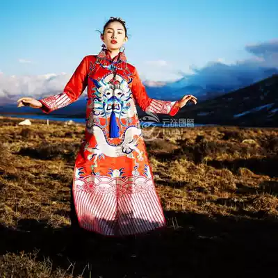 Cloud decoration totem original design women's tops, robes, old embroidery, ethnic style plate, silver Dragon personality women's robes, tops