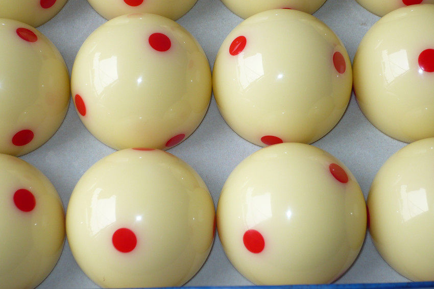 Crystal red dot cue ball large billiards retail Chinese black eight single white ball blue dot American standard billiards