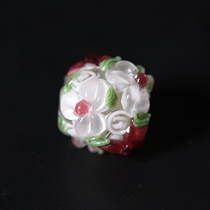 Foyuan Pavilion outside carved old glass beads White pink small flowers colored glaze scattered beads old beads hand string with beads DIY