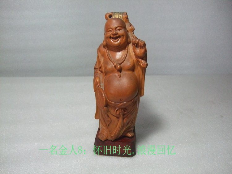 Old objects Old boxwood wood carving cloth cloth monk wood carving look realistic can be collected as props window decoration
