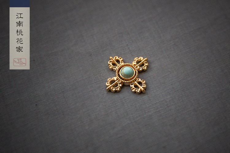 (Cross vajra) inlaid with treasure four-petal flower metal buckle imitation Ming Yizhuang Wang Wanfei Hanfu mother and child buckle