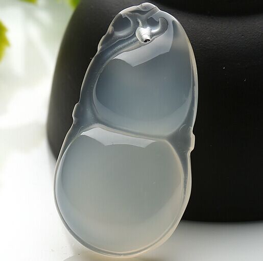 Natural chalcedony high ice jade pendant jade necklace Buddha Guanyin gourd Fudou Pixiu men and women