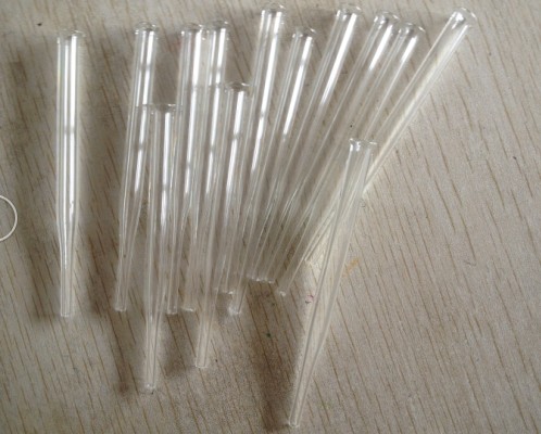 Glass straight-shaped dropper straw in the shape of a