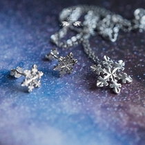 {Snowflakes in Winter City} 925 Silver Hand Carved Necklace