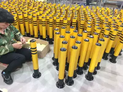 Galvanized pipe pile Iron anti-collision roadblock isolation column fence protective column traffic facilities thickened warning column