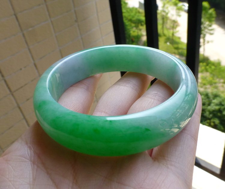 Women's jade bracelet ice full of green emerald green floating flowers floating sun green boutique natural old pit jade bracelet