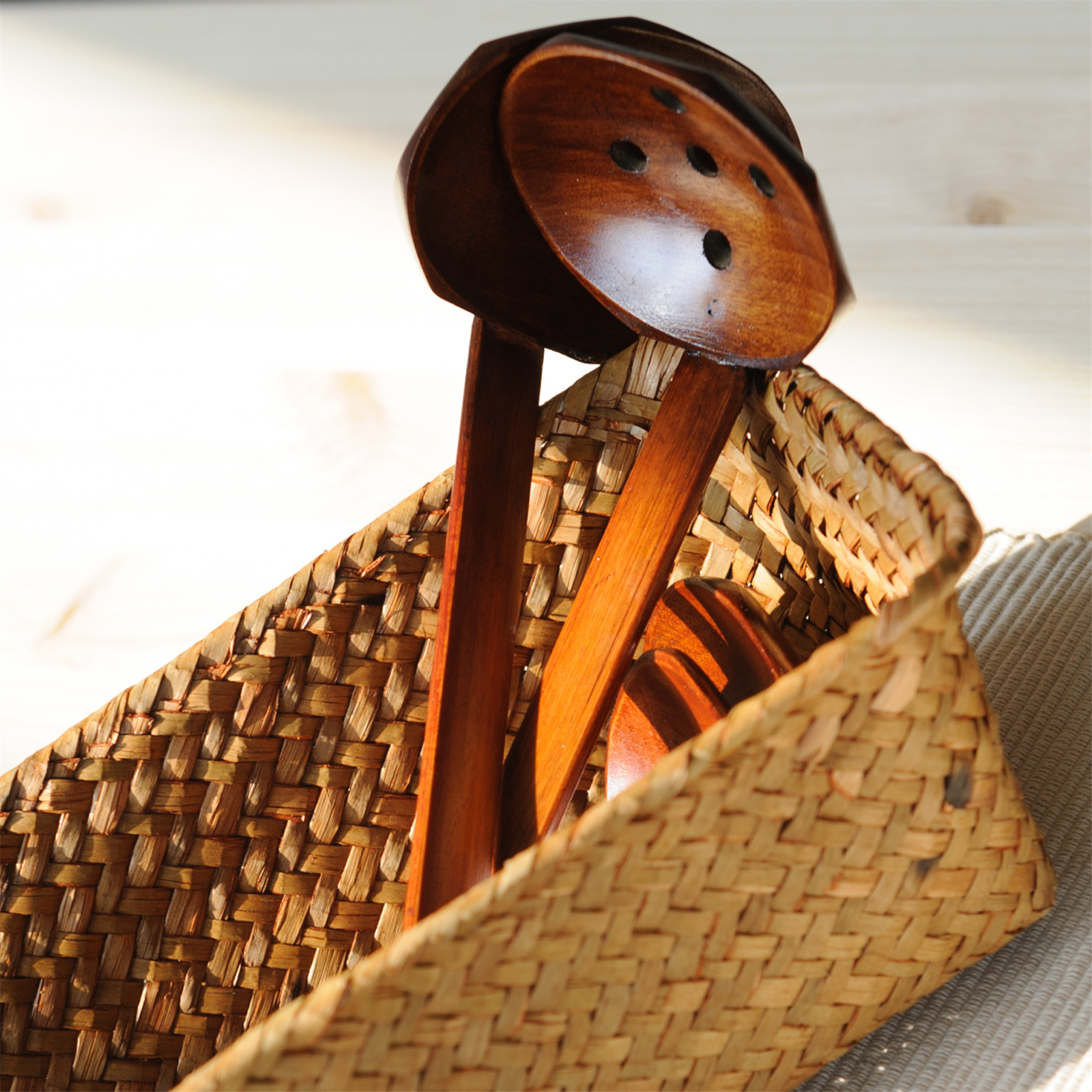 Ruoxu life creative kitchen utensils Japanese wooden long handle large hot pot ramen colander spoon spoon spoon water ladle spoon