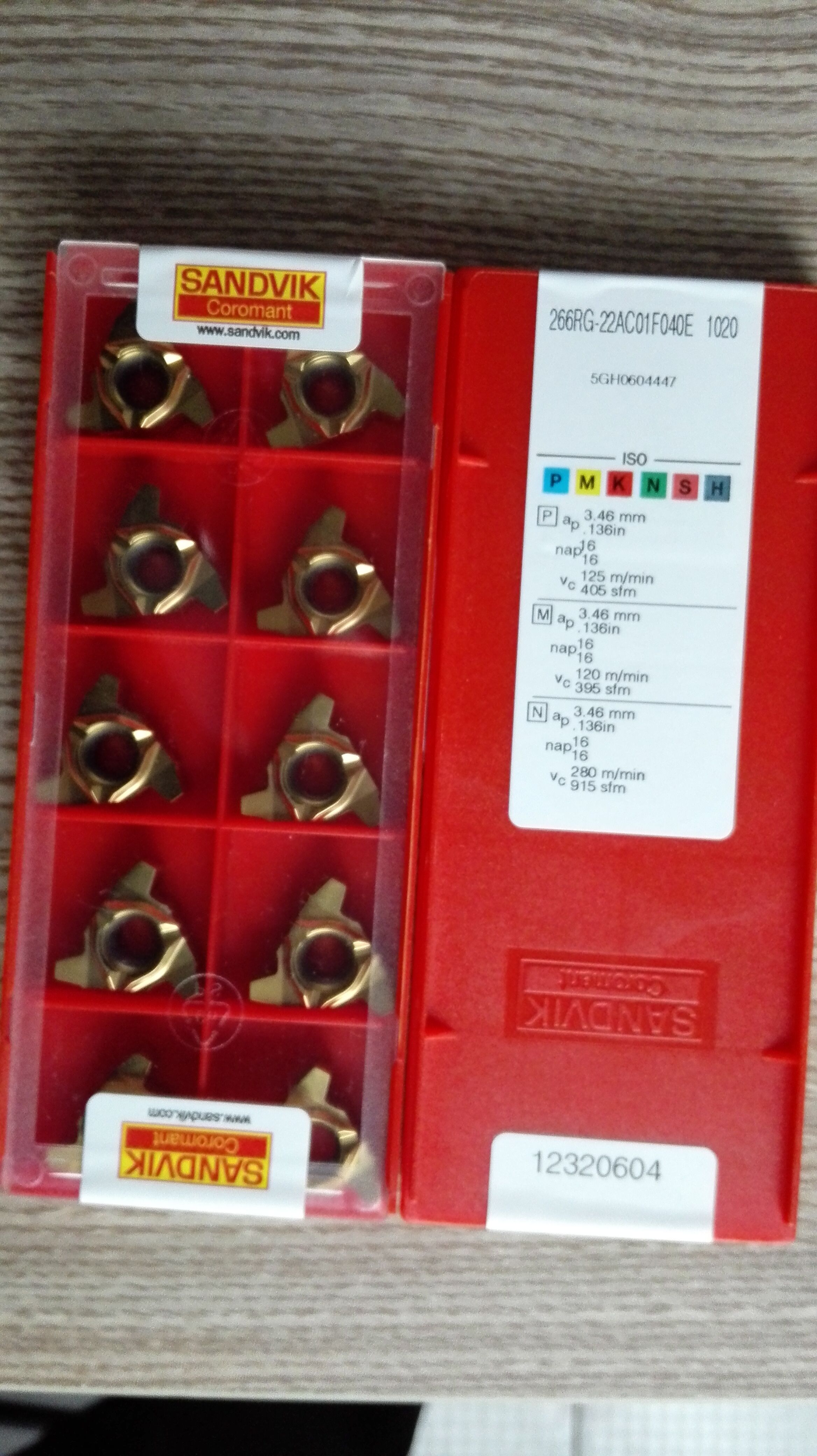 Authentic Sandvik blade 266RG-22AC01F040E 1020 Please pro pre-auction inquiry Thank you 