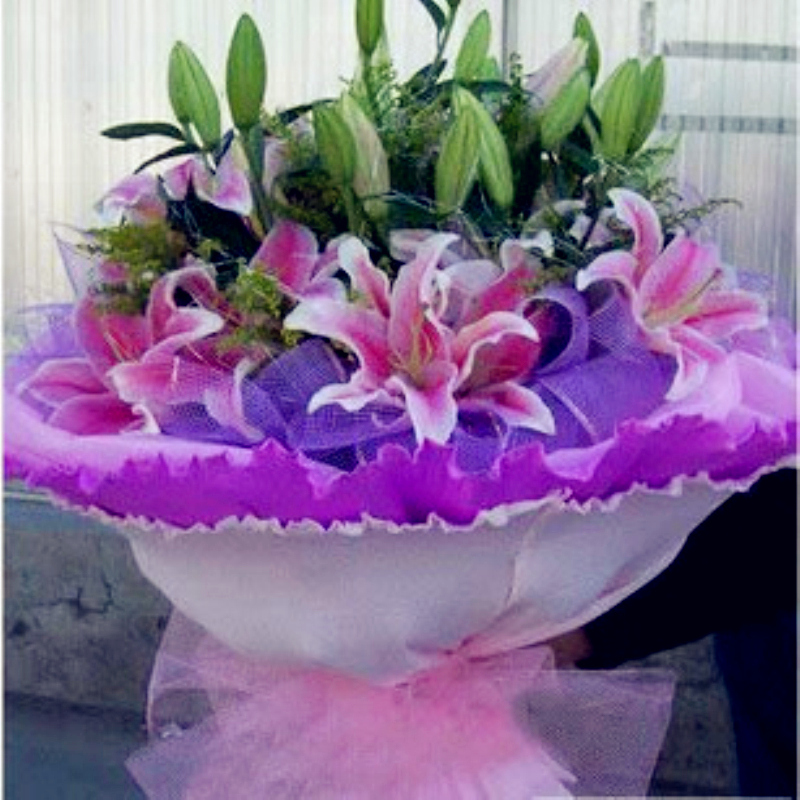 梅河辽源台山香水百合花束珲春同城鲜花速递朋友同事领导长辈礼物