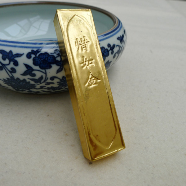 1 two-legged barebag gold ancient law smoke ink crest old hu kai wen ink ink strip ink block old ink