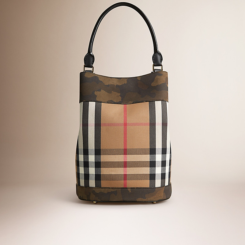 BURBERRY/博柏利Bucket - House 格纹迷彩印花水桶包 39939581