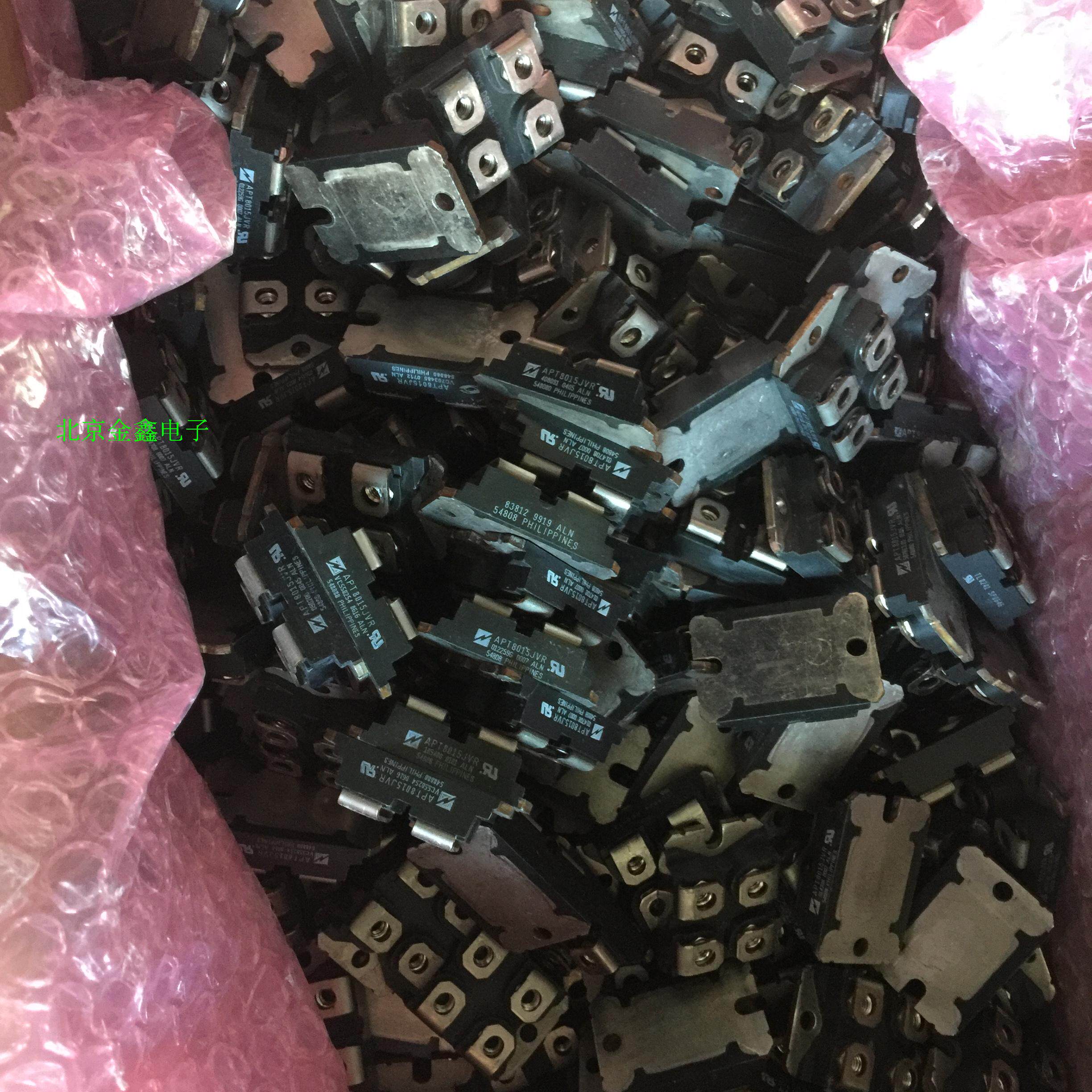 Field effect electric crystal APT8015JVR a large number of spots