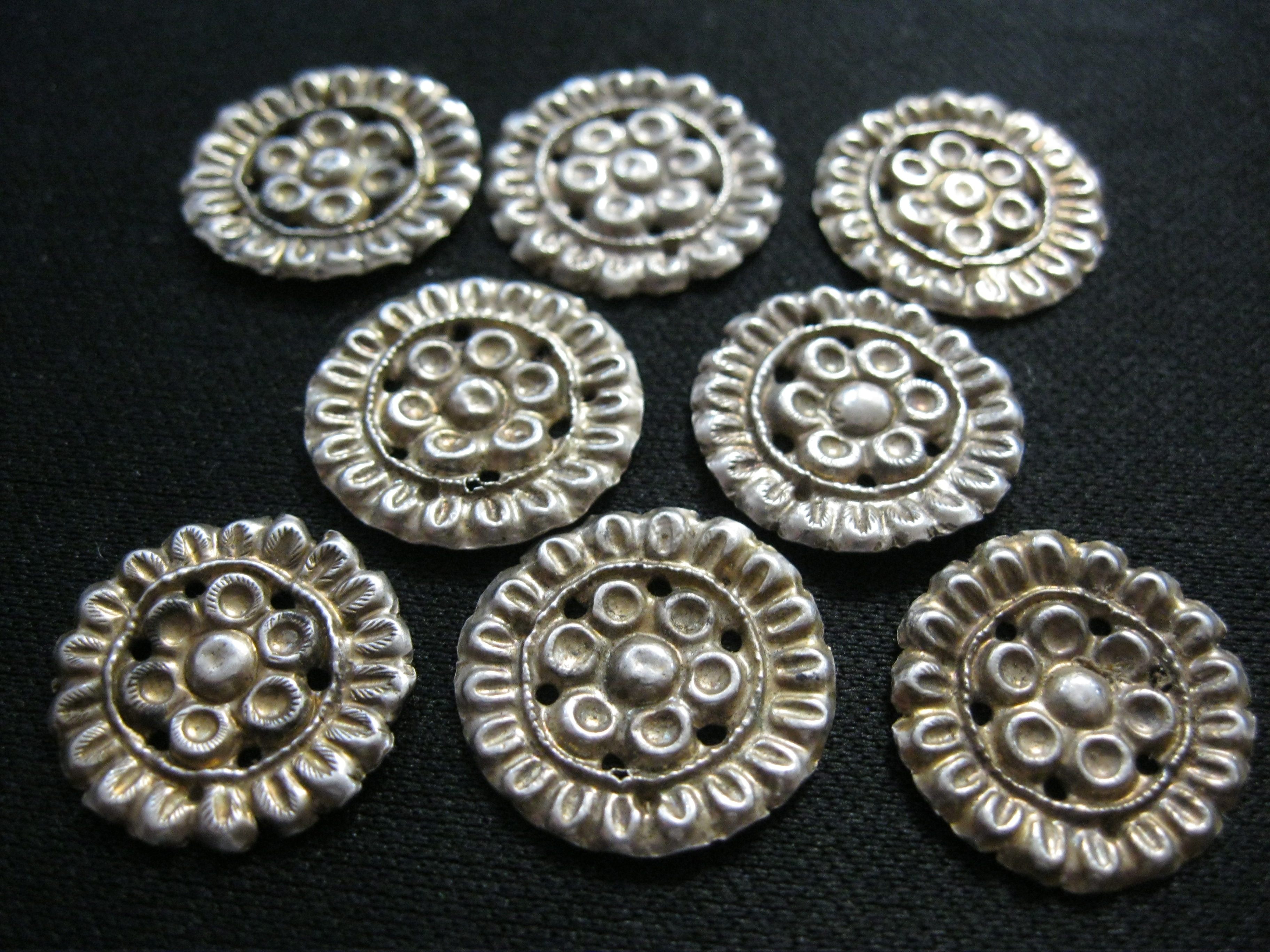 Old silver cap single price