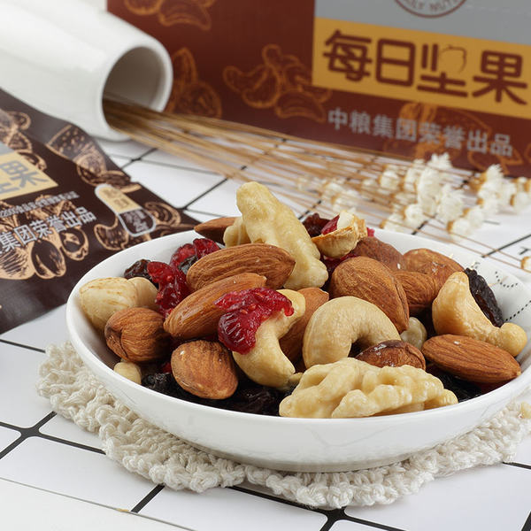 中粮山萃 每日坚果大礼包 25g*30袋 优惠券折后￥98包邮（￥108-10）