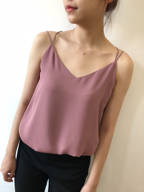 ເສື້ອຢືດ chiffon camisole ເຊັກຊີໃນຊ່ວງລຶະເບິ່ງຮ້ອນສໍາລັບແມ່ຍິງ, ວ່າງຄໍ v slimming cross-over bottoming double-layer top for women in summer