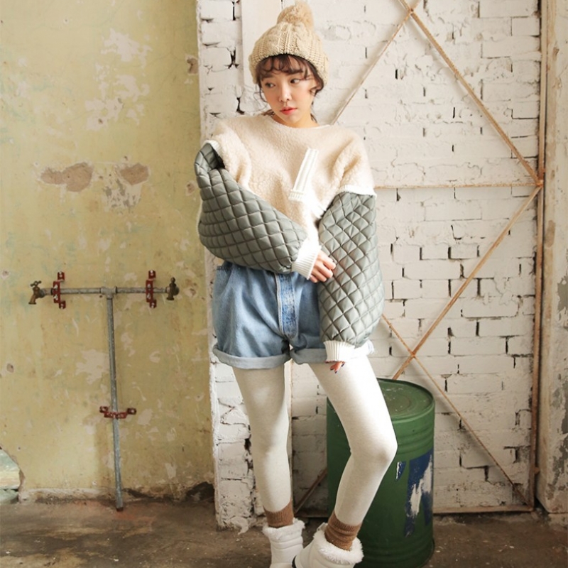 韩国stylenanda官方正品 个性菱形压线衣袖拼接毛绒卫衣-米色