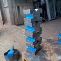 Cast iron V-shaped frame marking V-shaped iron inspection V-shaped u-block measurement V-shaped frame V-shaped base 105*105*70